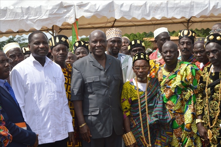 Projet d’hévéaculture et du vivrier: Le ministre Sangafowa et le Directeur Général de CHP signent le cadre d’accord en présence du Premier ministre